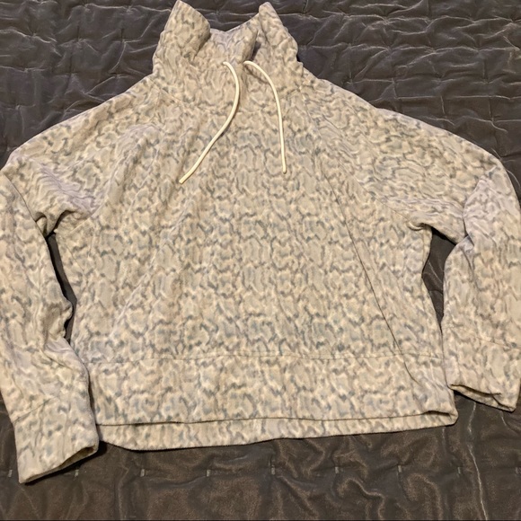 Old Navy active wear. Funnel neck cropped micro fleece sweatshirt for women! - Picture 1 of 7